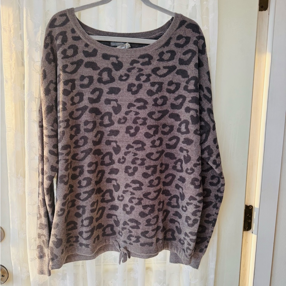💕 Barefoot Dream, like new Leopard Print Gray Sweater